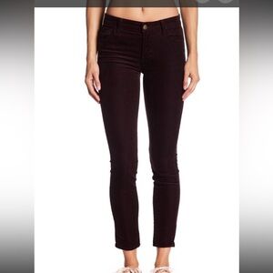 J Brand Skinny Leg Corduroy pants in BlackBerry Size 25